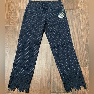 Women’s Attyre pull-on pants